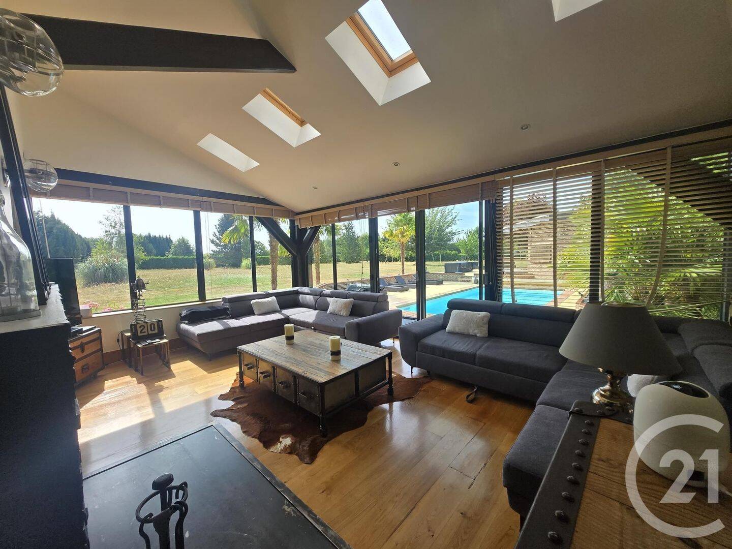 Maison 7 pièces 181 m² · à Les Baux-de-Breteuil · 180,7 m² · 614 800 €