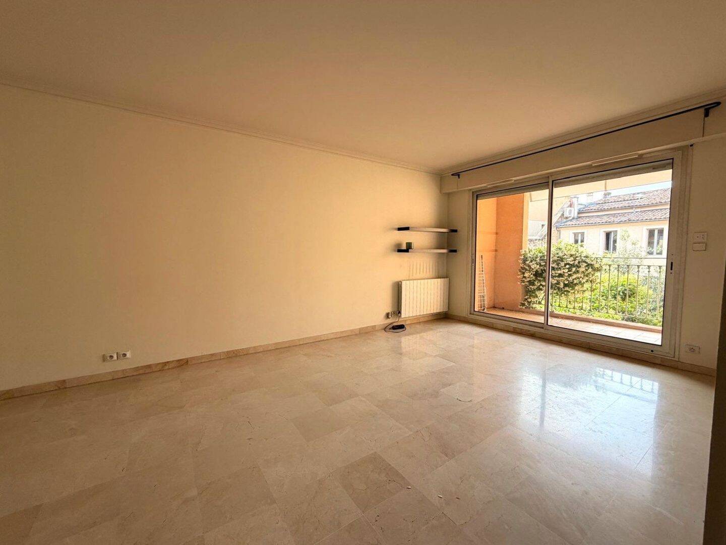 Appartement 3 pièces 69 m² · à Aix-en-Provence · 69,4 m² · 2 300 €