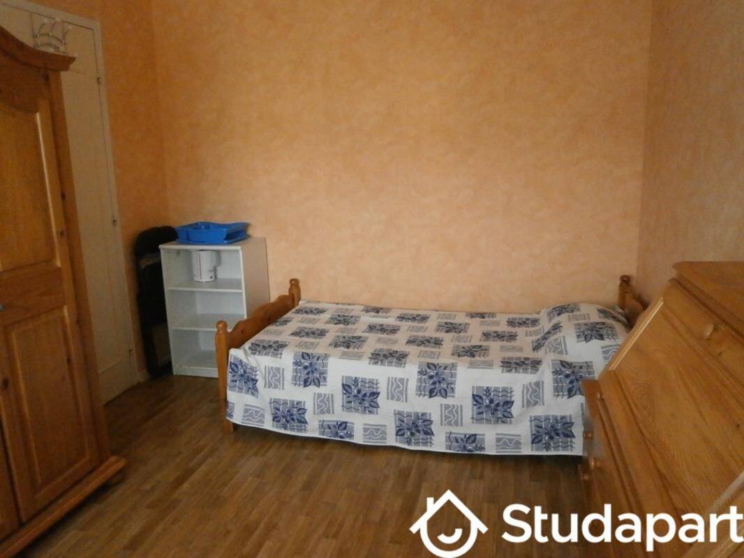 Appartement 1 pièce 12 m² · à Saint-Barthélemy-d'Anjou · 12 m² · 230 €