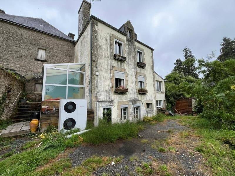 Maison 5 pièces 129 m² · à Saint-Caradec-Trégomel · 129 m² · 70 000 €
