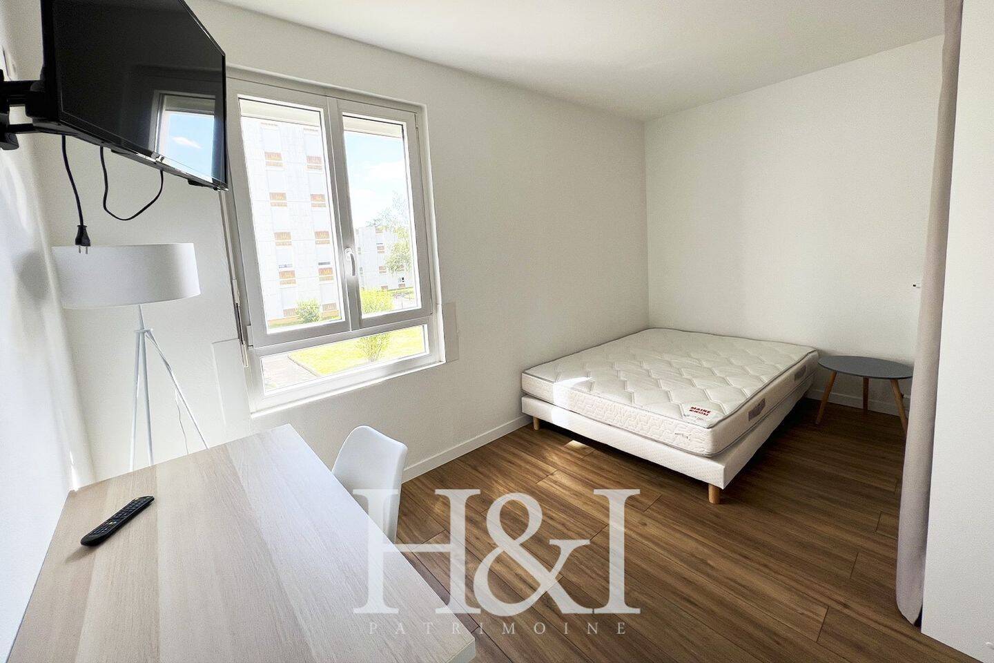 1 pièce 11 m² · à Poitiers · 10,9 m² · 450 €