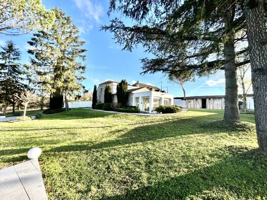 Maison à vendre 689 000 € 9 pièces 6 chambres 228 m² 2 725 m² de terrain Calès 46350