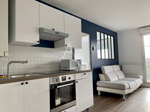 Appartement à louer 838 € 2 pièces 1 chambre 32 m² Étage 2/4 Centre Ville Sud Ouest Bussy-Saint-Georges 77600