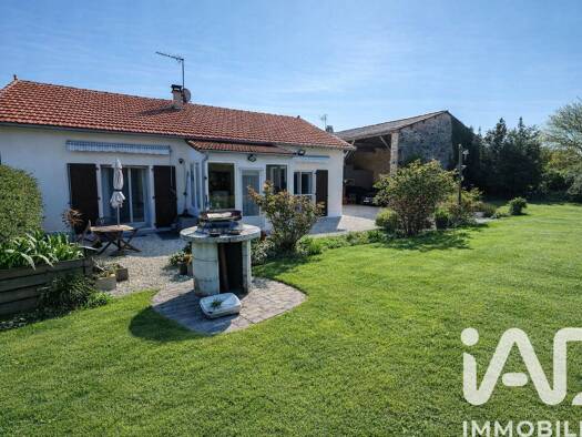 Maison à vendre 127 000 € 4 pièces 3 chambres 86,3 m² 1 311 m² de terrain Charmé 16140