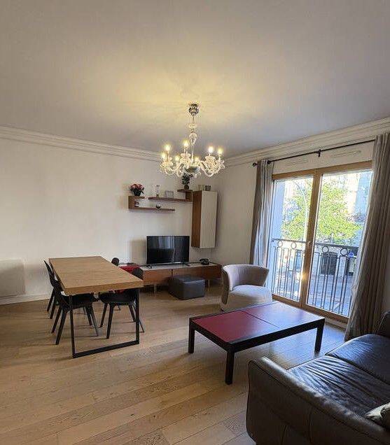 Appartement 3 pièces 69 m² · à Issy-les-Moulineaux · 69 m² · 2 100 €/mois