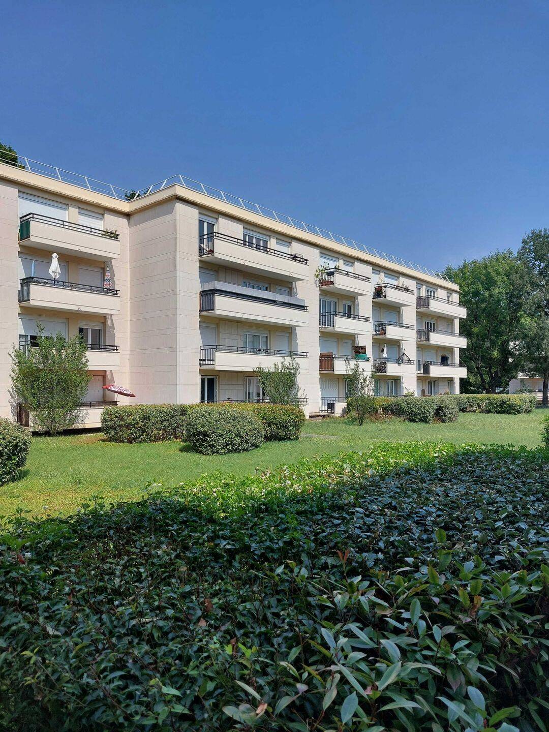 Appartement 3 pièces 65 m² · à Le Plessis-Robinson · 65 m² · 1 407 €