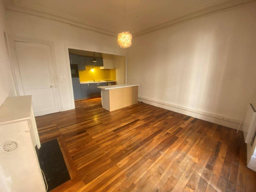 Appartement 2 pièces 40 m² · à Grenoble · 40 m² · 566 €