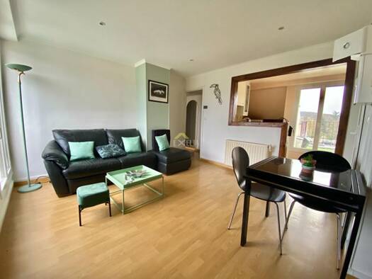 Appartement à louer 776 € 2 pièces 1 chambre 41 m² Étage 3/3 Rosny-sur-Seine 78710