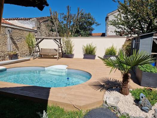 Maison à vendre 349 000 € 9 pièces 4 chambres 214 m² 414 m² de terrain Hôtel de Ville Cognac 16100