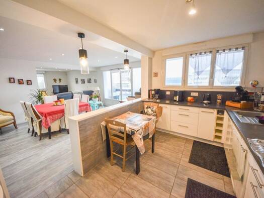 Appartement à vendre 193 000 € 4 pièces 2 chambres 90 m² Étage 1/7 Europe Brest 29200