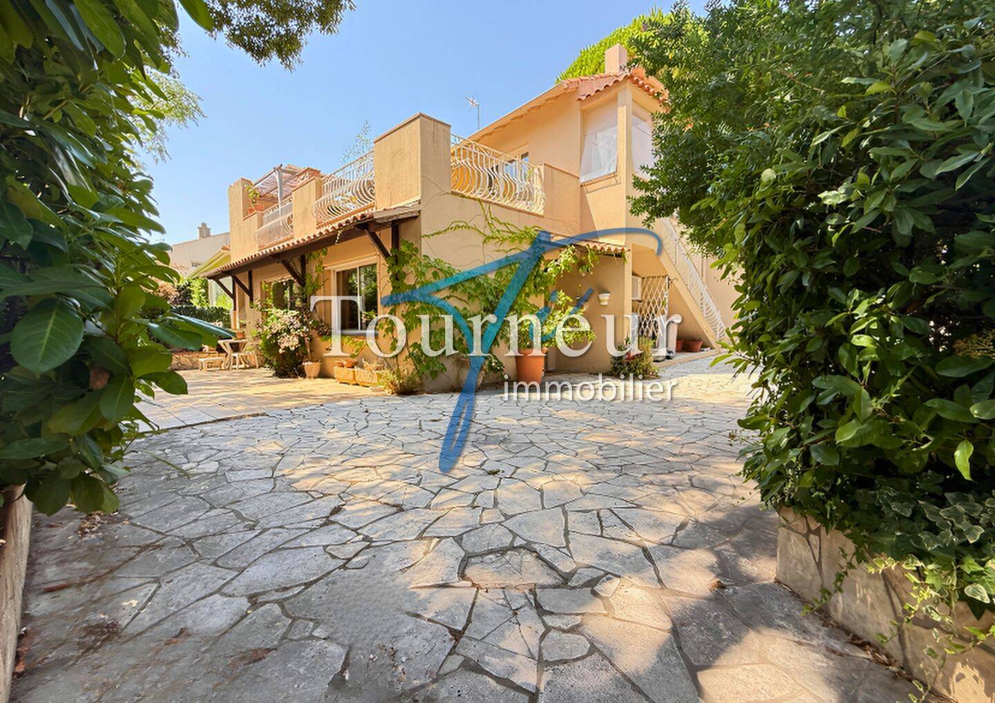 Maison 7 pièces 183 m² · à Sanary-sur-Mer · 183 m² · 1 050 000 €