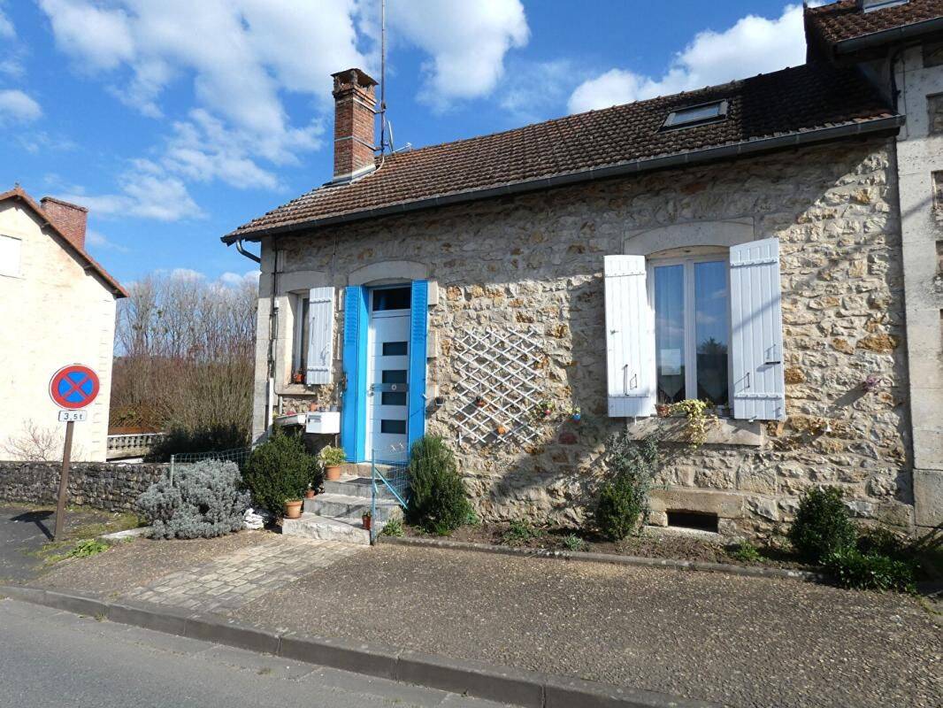 Maison 6 pièces 76 m² · à Hautefort · 76 m² · 86 500 €