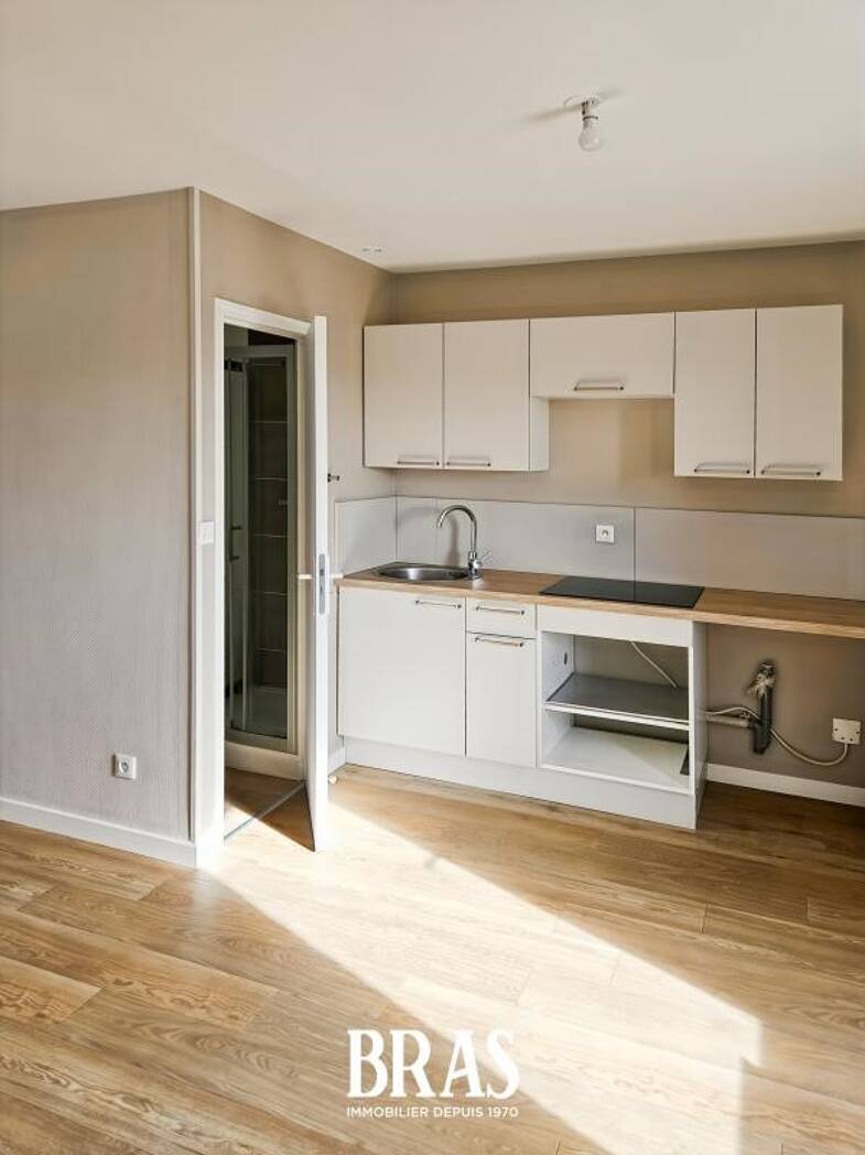 Appartement à louer 410 € 1 pièce 17 m² Zone Industrielle du Prat Vannes 56000