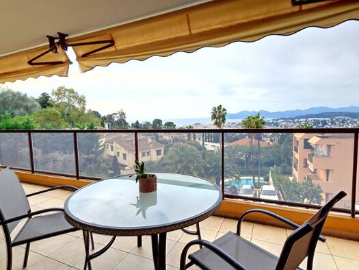Appartement à vendre 770 000 € 3 pièces 2 chambres 87,2 m² Étage 2/3 Collines Le Cannet 06110