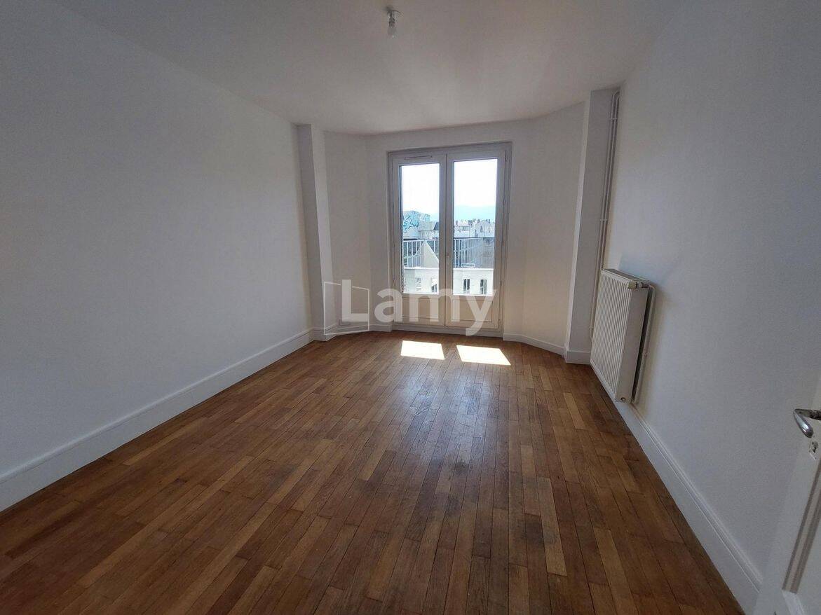 Appartement 3 pièces 65 m² · à Grenoble · 65,4 m² · 808 €