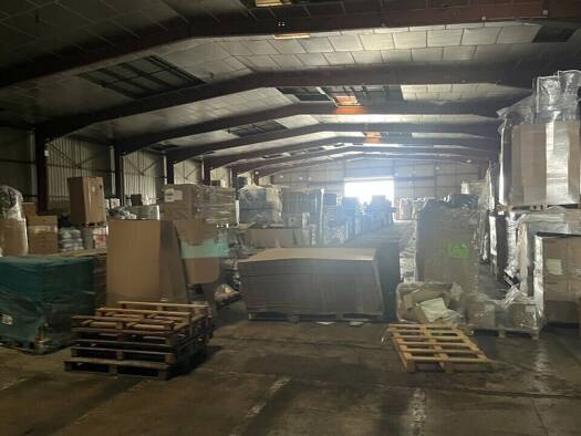 Local d'activités à louer 18 750 € 5 000 m² d'espace de stockage Nord Manduel 30129