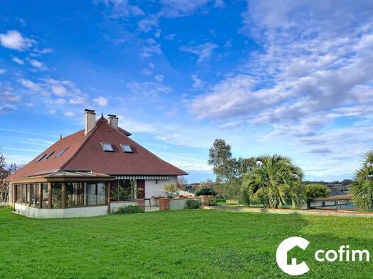 Maison à vendre 650 000 € 12 pièces 7 chambres 258 m² 3 141 m² de terrain Montardon 64121