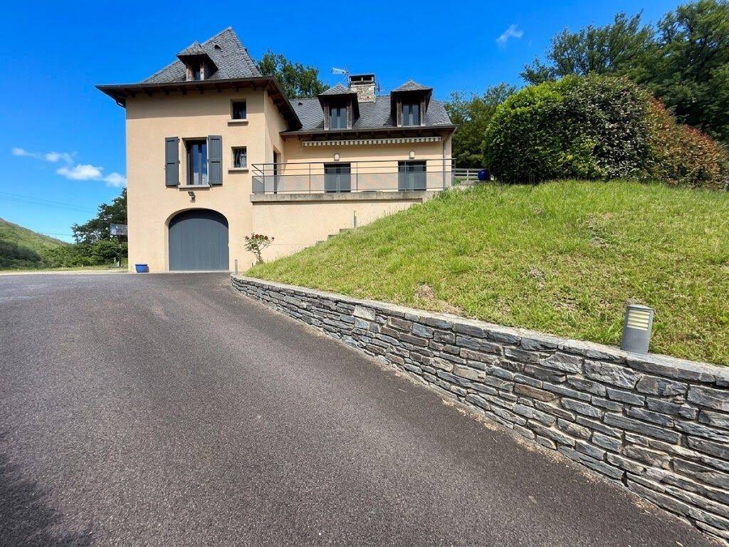 Maison 6 pièces 163 m² · à Entraygues-sur-Truyère · 163 m² · 335 000 €