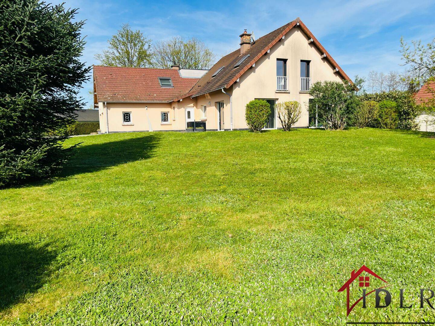Maison 8 pièces 234 m² · à Magny-Vernois · 234 m² · 300 000 €