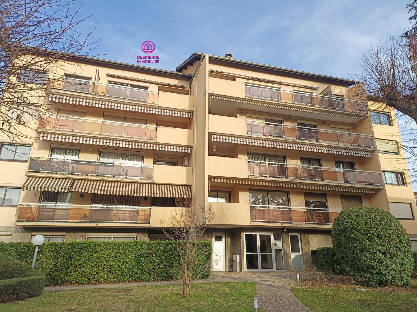 Appartement 4 pièces 130 m² · à Le Péage-de-Roussillon · 130 m² · 180 000 €