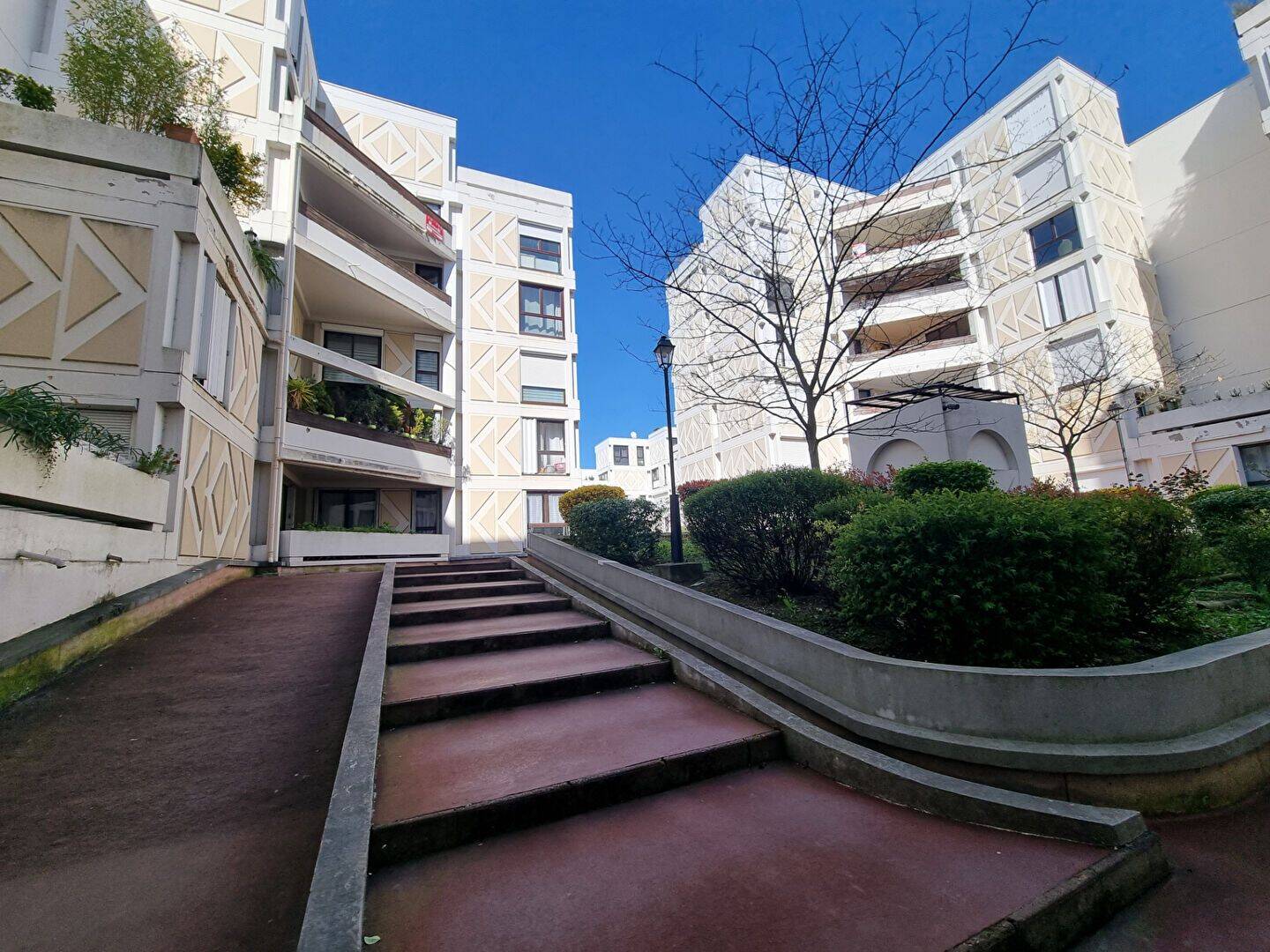 Appartement 3 pièces 70 m² · à Neuilly-sur-Marne · 70 m² · 214 000 €