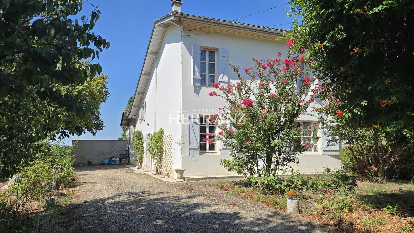 Maison 6 pièces 139 m² · à Mouliets-Et-Villemartin · 139 m² · 148 000 €