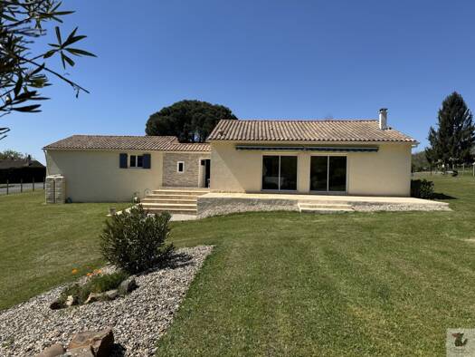 Maison de plain-pied à vendre 244 000 € 5 pièces 3 chambres 128 m² 3 059 m² de terrain Mouleydier 24520