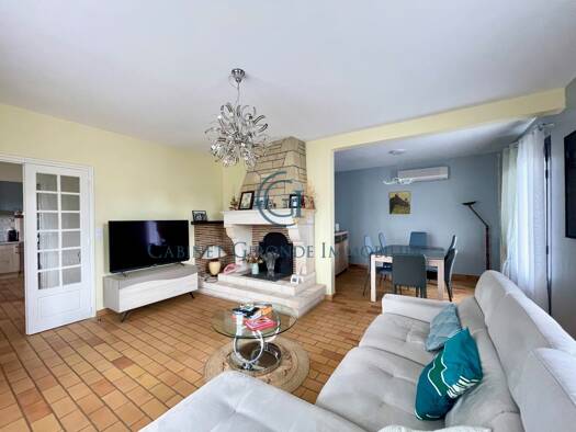 Maison à vendre 317 000 € 7 pièces 3 chambres 185,6 m² 1 965 m² de terrain Langon 33210