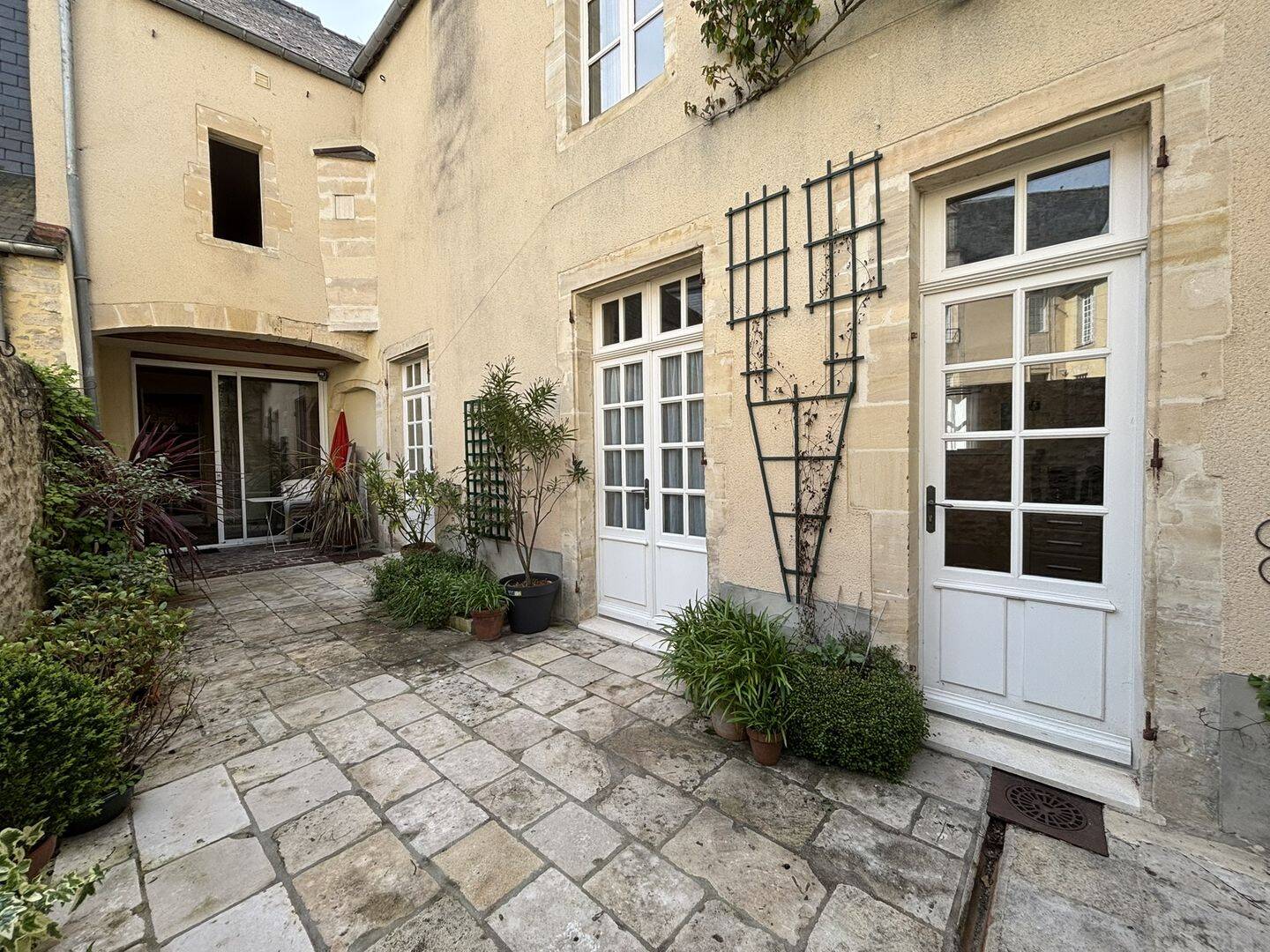 Maison 11 pièces 238 m² · à Bayeux · 238 m² · 873 600 €