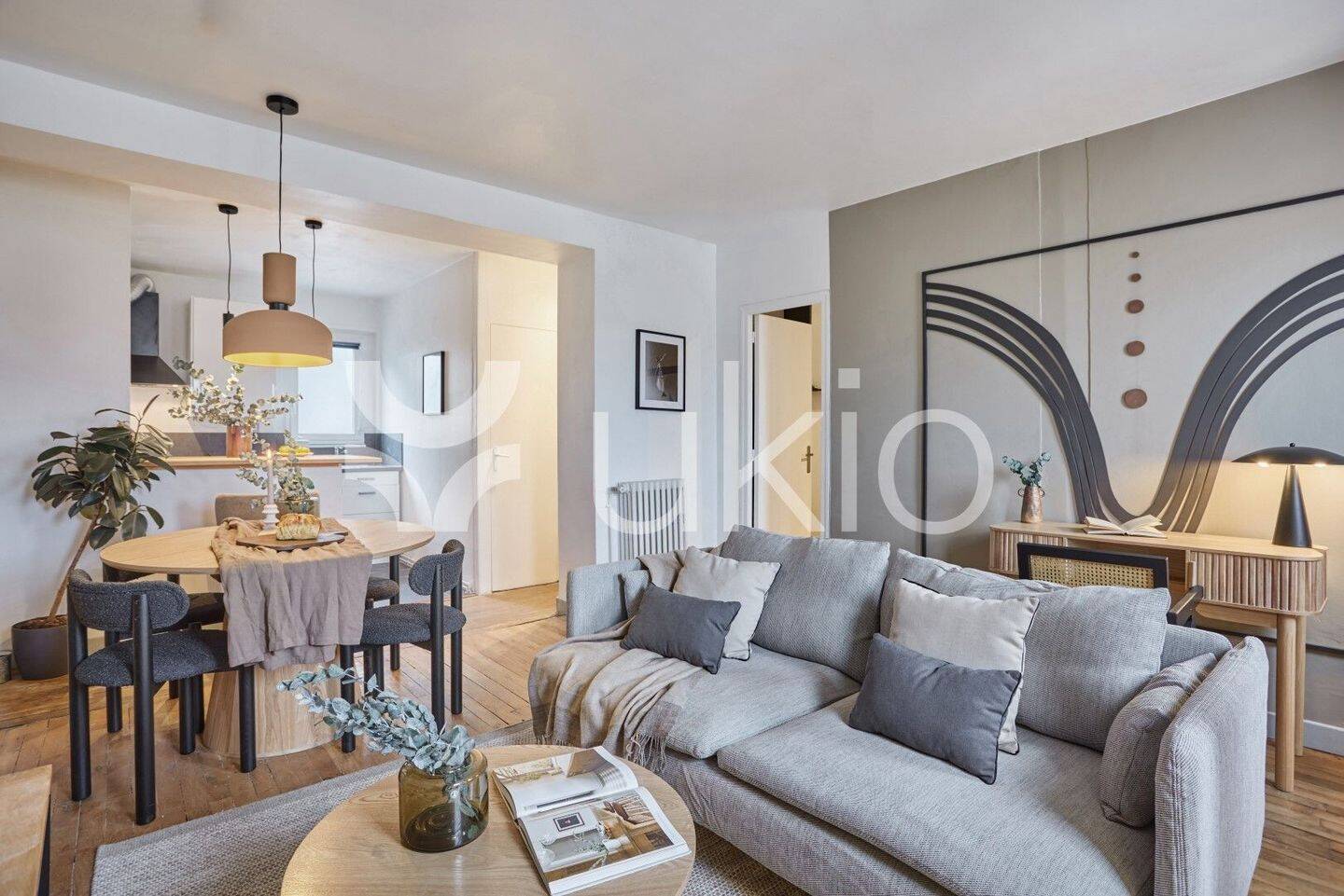 Appartement 2 pièces 42 m² · à Paris 15ème Arrondissement · 42 m² · 4 060 €