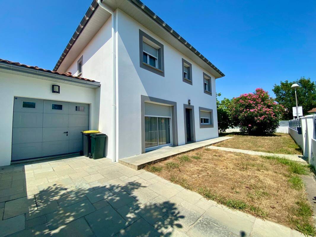 Maison 5 pièces 120 m² · à Anglet · 119,7 m² · 1 990 €