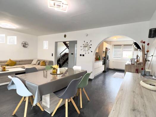 Maison à vendre 279 000 € 6 pièces 3 chambres 120 m² 270 m² de terrain Talange 57525