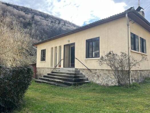 Maison de plain-pied à vendre 129 000 € 5 pièces 3 chambres 108 m² 2 299 m² de terrain Montferrier 09300