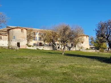 Château à vendre 1 790 000 € 33 pièces 3 chambres 443 m² 152 000 m² de terrain Digne les Bains 04000