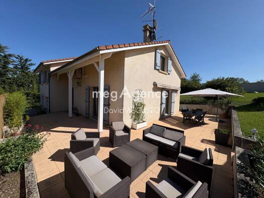 Villa à vendre 585 000 € 6 pièces 5 chambres 142 m² 1 103 m² de terrain Lentilly 69210