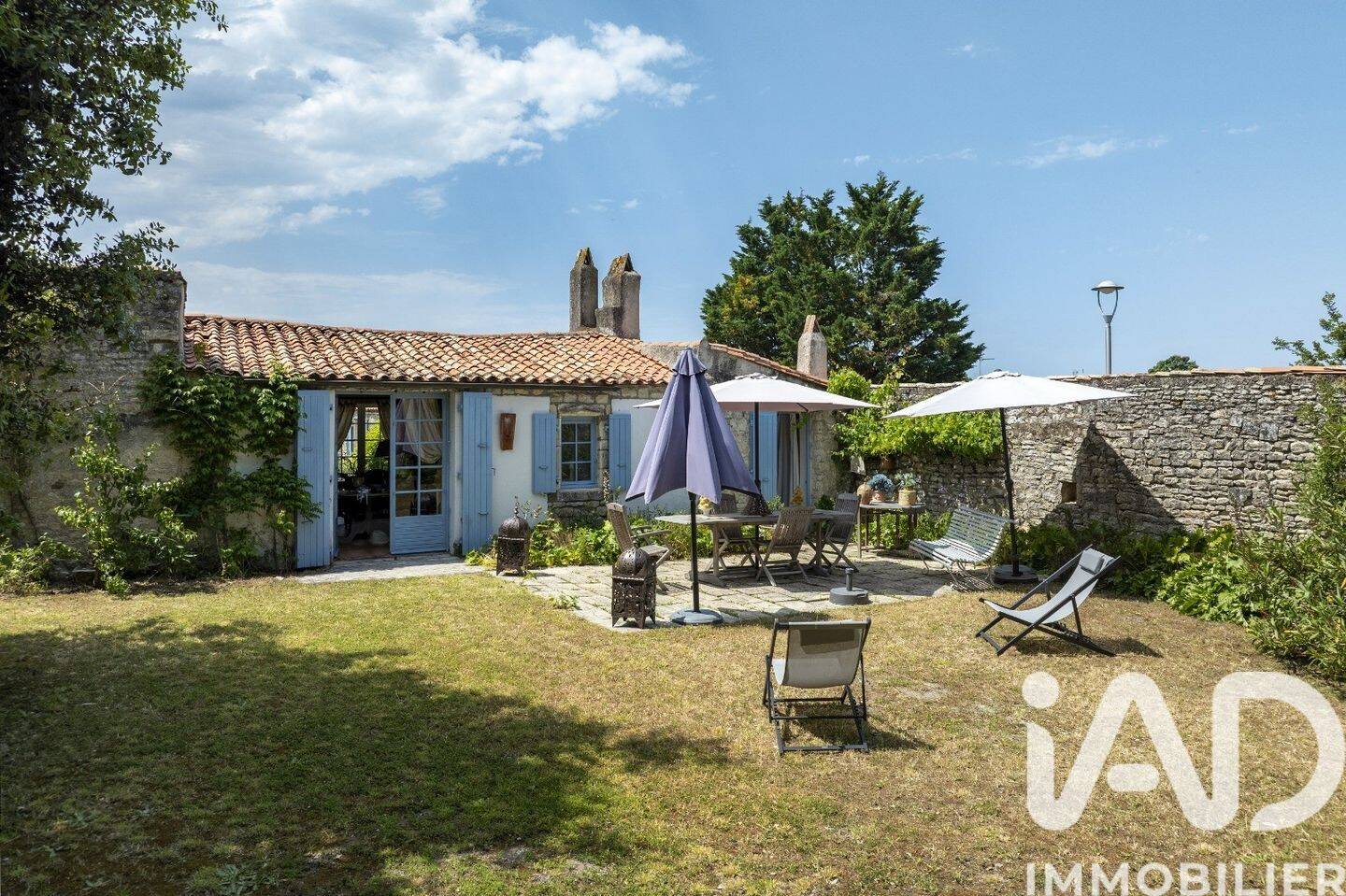 Maison 12 pièces 250 m² · à La Flotte · 250 m² · 2 100 000 €