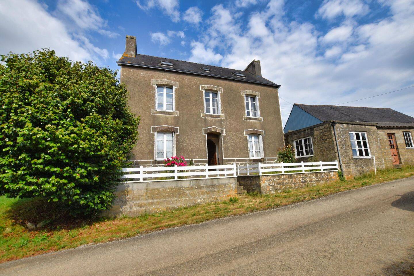Maison 6 pièces 181 m² · à Plonévez-Porzay · 181 m² · 127 000 €