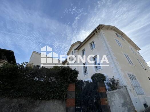 Appartement à louer 590 € 2 pièces 1 chambre 36,2 m² RDC/3 Royat 63130