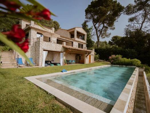 Villa à vendre 3 800 000 € 7 pièces 4 chambres 293,4 m² 11 000 m² de terrain Saint-Paul-de-Vence 06570