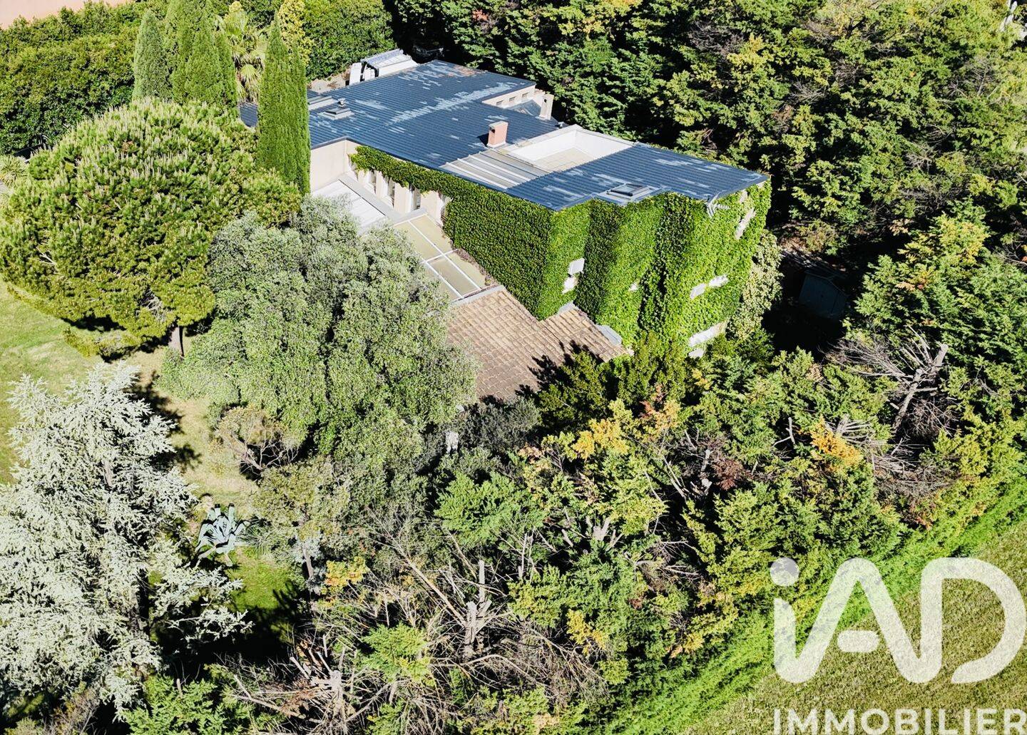 Maison 10 pièces 230 m² · à Tarascon · 230 m² · 675 000 €