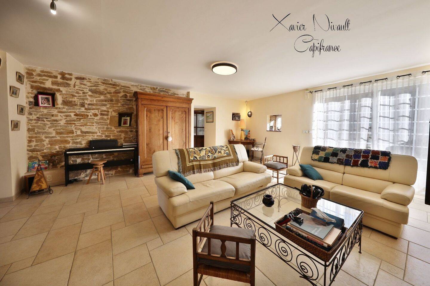 Maison 6 pièces 275 m² · à Champagnat · 275 m² · 379 000 €