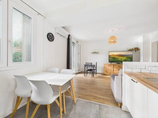 Appartement à vendre 239 000 € 3 pièces 2 chambres 61 m² Étage 2/4 Gare Ajaccio 20000