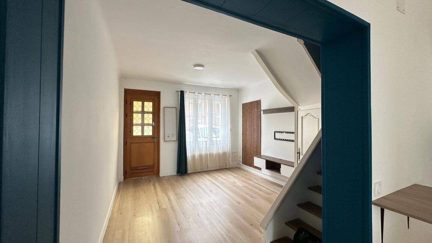 Maison 5 pièces 75 m² · à Amiens · 75 m² · 990 €
