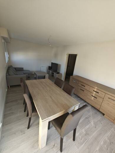 Appartement à louer 900 € 4 pièces 3 chambres 85 m² Dernier étage, Étage 15/15 Montbernage-Pont Neuf Poitiers 86000