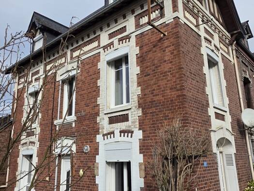 Maison à vendre 150 000 € 5 pièces 4 chambres 91 m² 139 m² de terrain Centre Ville Malaunay 76770