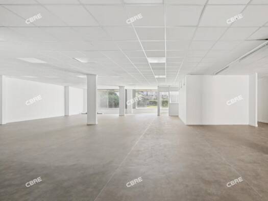 Local d'activités à louer 7 542 € 275 m² d'espace de stockage Silly-Gallieni Boulogne-Billancourt 92100