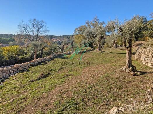 Terrain constructible à vendre 450 000 € 1 788 m² de terrain Nord Roquefort-les-Pins 06330