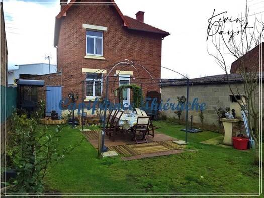 Maison de ville à vendre 95 000 € 6 pièces 3 chambres 88 m² 360 m² de terrain Champ Roland Hirson 02500