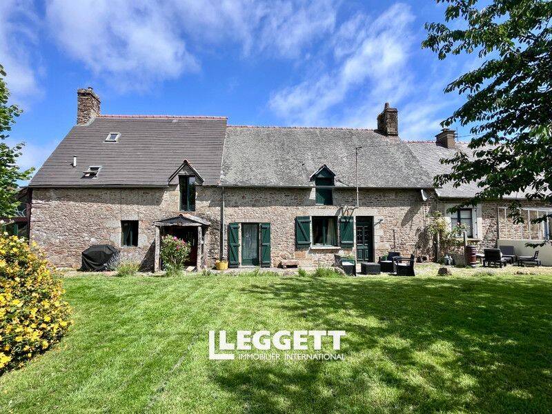 Maison 10 pièces 245 m² · à Bazouges-la-Pérouse · 245 m² · 170 000 €