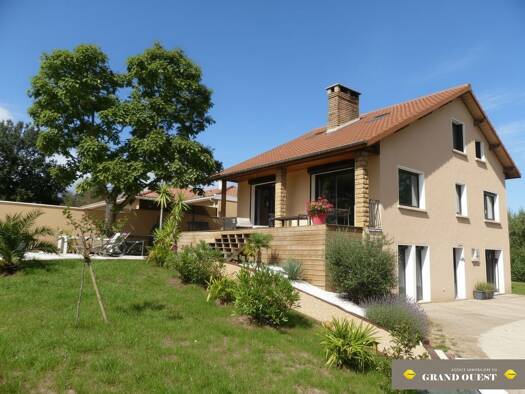 Villa à vendre 550 000 € 7 pièces 5 chambres 151 m² 1 192 m² de terrain Morancé 69480